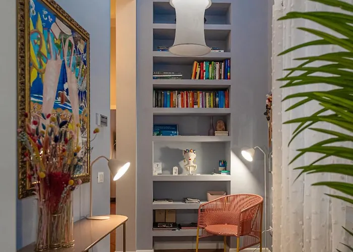 Lamalatestina - In Front Of The Castle Daire