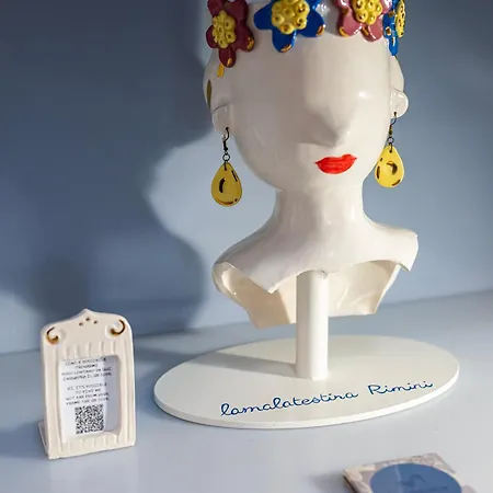 Lamalatestina - In Front Of The Castle Apartamento Rímini