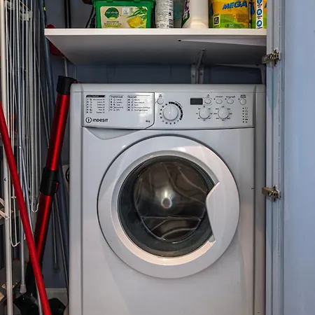 Lamalatestina - In Front Of The Castle Rímini