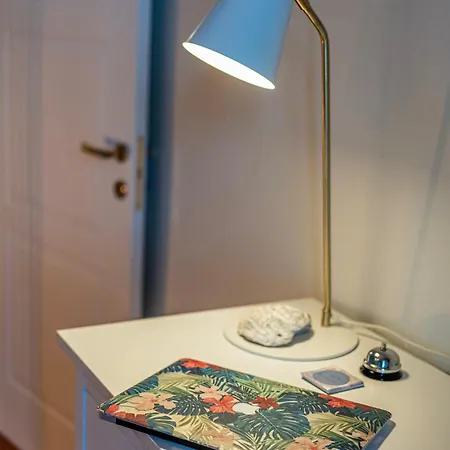 Lamalatestina - In Front Of The Castle 里米尼