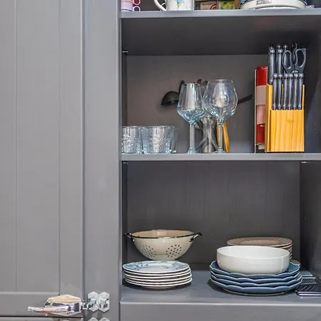 Lamalatestina - In Front Of The Castle Apartamento *