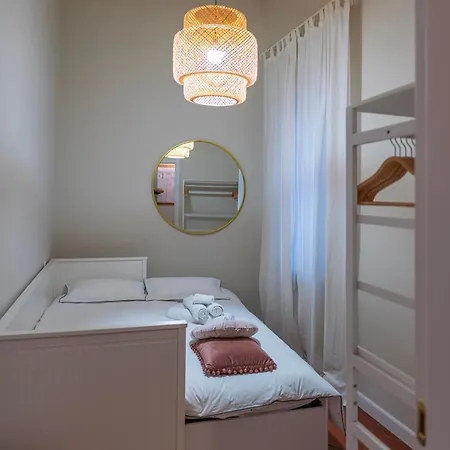 Lamalatestina - In Front Of The Castle *