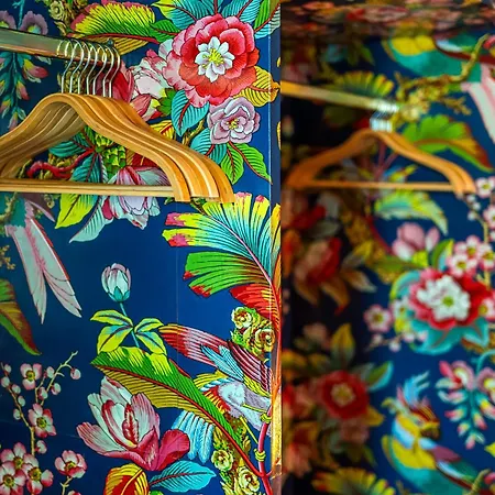 Lamalatestina - In Front Of The Castle