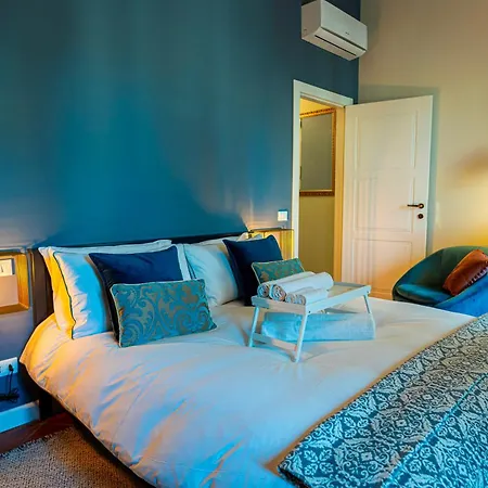 Lamalatestina - In Front Of The Castle *