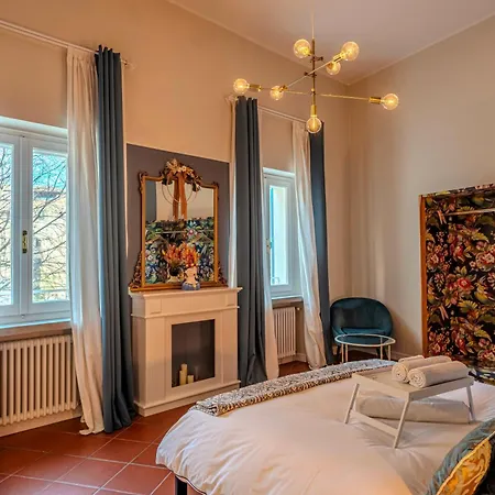 Lamalatestina - In Front Of The Castle * Rímini