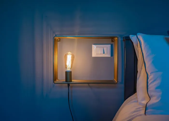 Lamalatestina - In Front Of The Castle