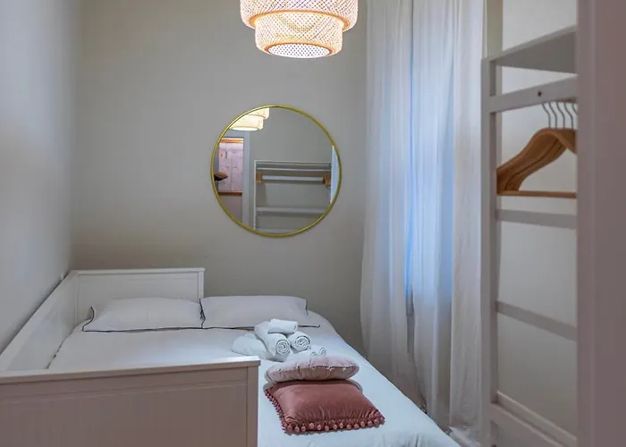 Lamalatestina - In Front Of The Castle *