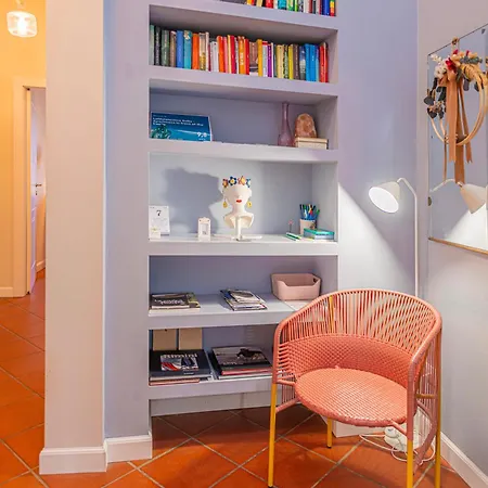 Lamalatestina - In Front Of The Castle Lejlighed